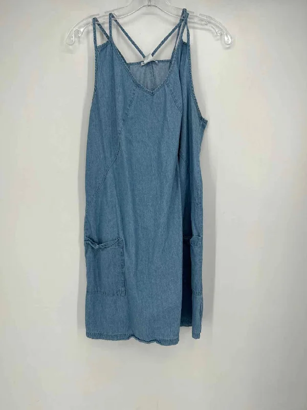 Venus Size L Chambray Dress